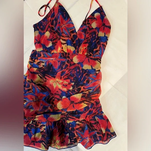 PrettyLittleThing Floral Print Tropical Vacation Mini Dress - Picture 3 of 6